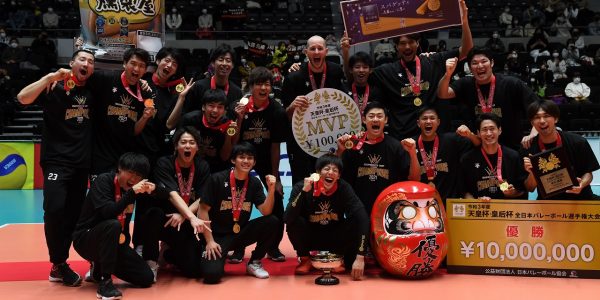 ザムストのパートナーチーム「ウルフドッグス名古屋」が令和3年度天皇杯・皇后杯全日本バレーボール選手権大会優勝を飾りました（ 6年ぶり2度目）